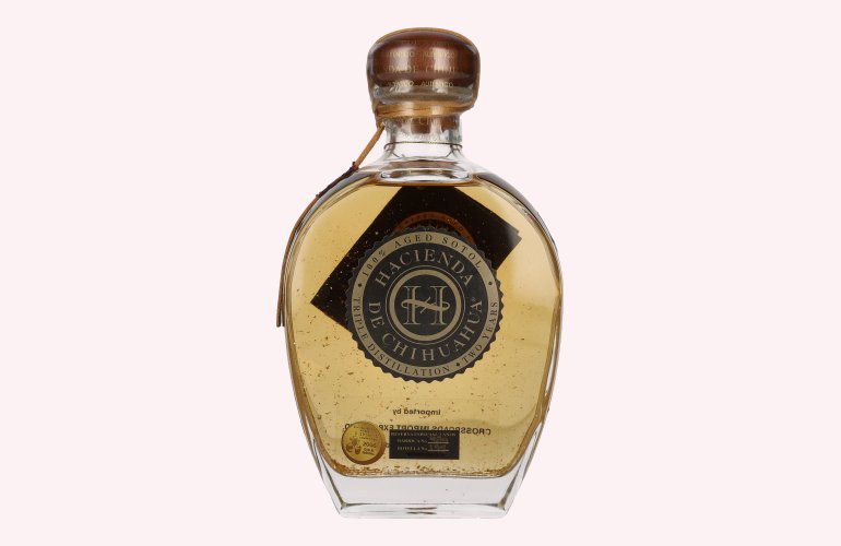 Hacienda de Chihuahua Sotol Añejo mit Blattgold 38% Vol. 0,7l