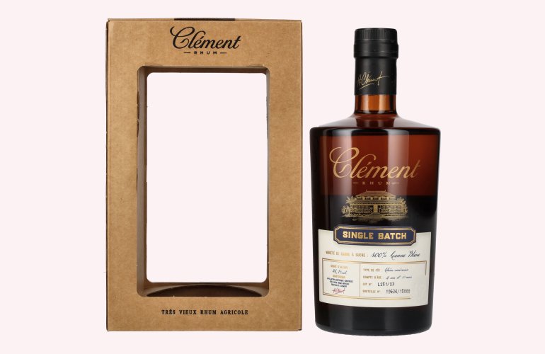 Clément Trés Vieux Rhum Agricole SINGLE BATCH 100% Canne Bleue 46,1% Vol. 0,5l en boîte cadeau